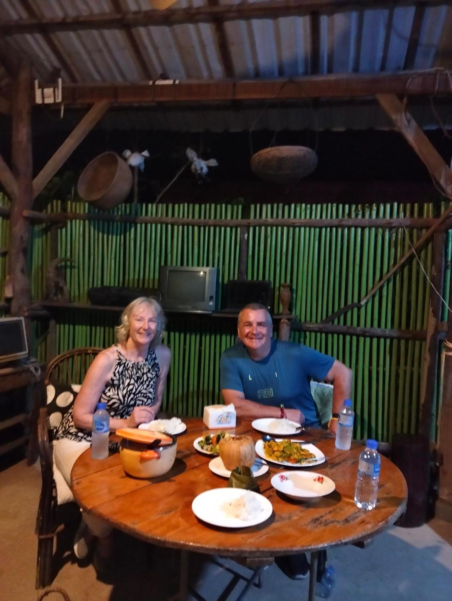 Odambang Village Homestay พระตะบอง ภายนอก รูปภาพ